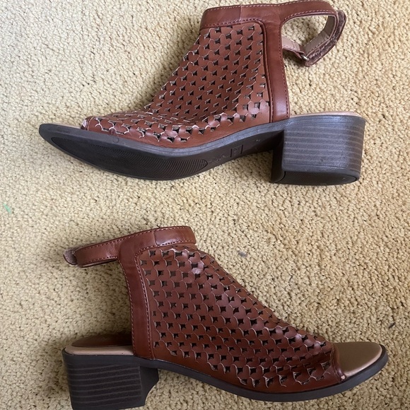 Nine West Open Toe Sandal Shoes Size 5 Brown Leather Block Heel - Picture 2 of 7